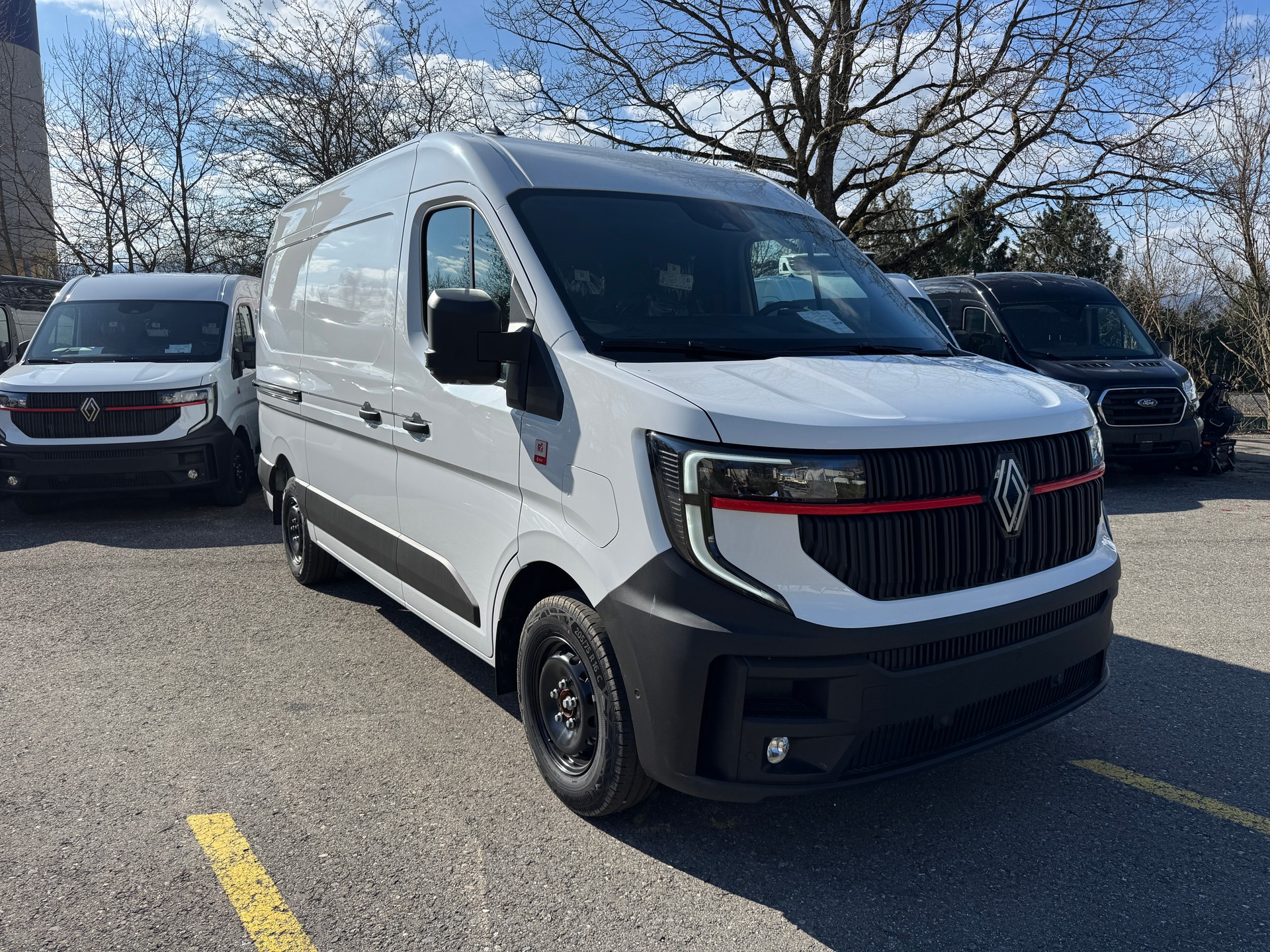 RENAULT Master E-Tech 35 EV 87kWh L2H2-image-2
