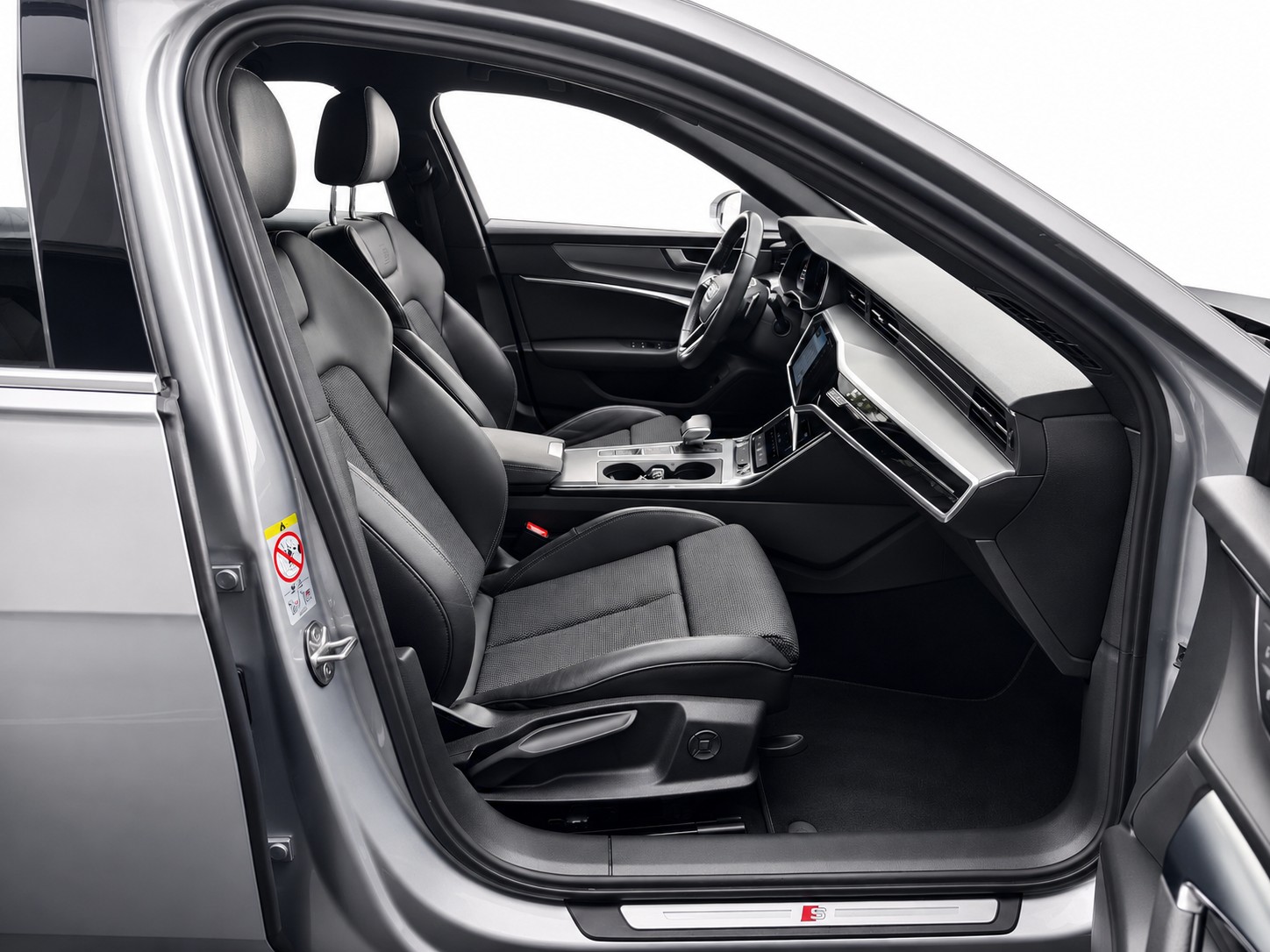 AUDI A6 Avant 2.0 45 TFSI Sport Attraction quattro S-Tronic CH FAHRZEUG-image-8