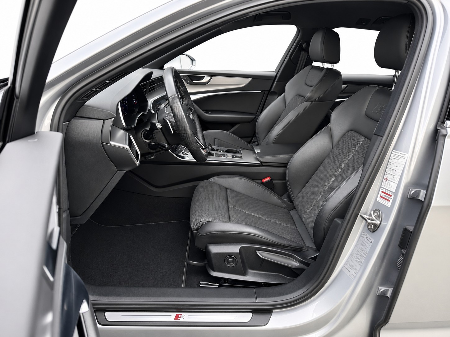 AUDI A6 Avant 2.0 45 TFSI Sport Attraction quattro S-Tronic CH FAHRZEUG-image-7