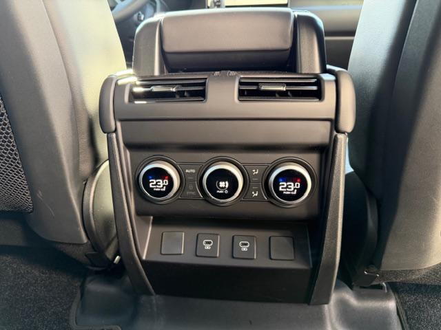 LAND ROVER Defender 130 3.0 D I6 300 X-Dynamic HSE-image-10