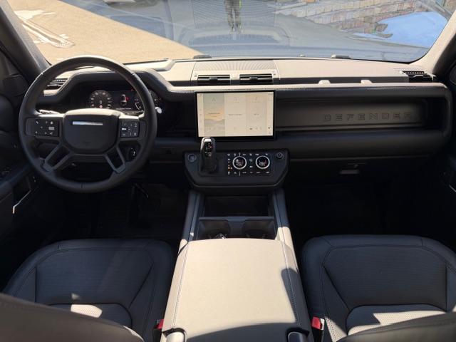 LAND ROVER Defender 130 3.0 D I6 300 X-Dynamic HSE-image-14