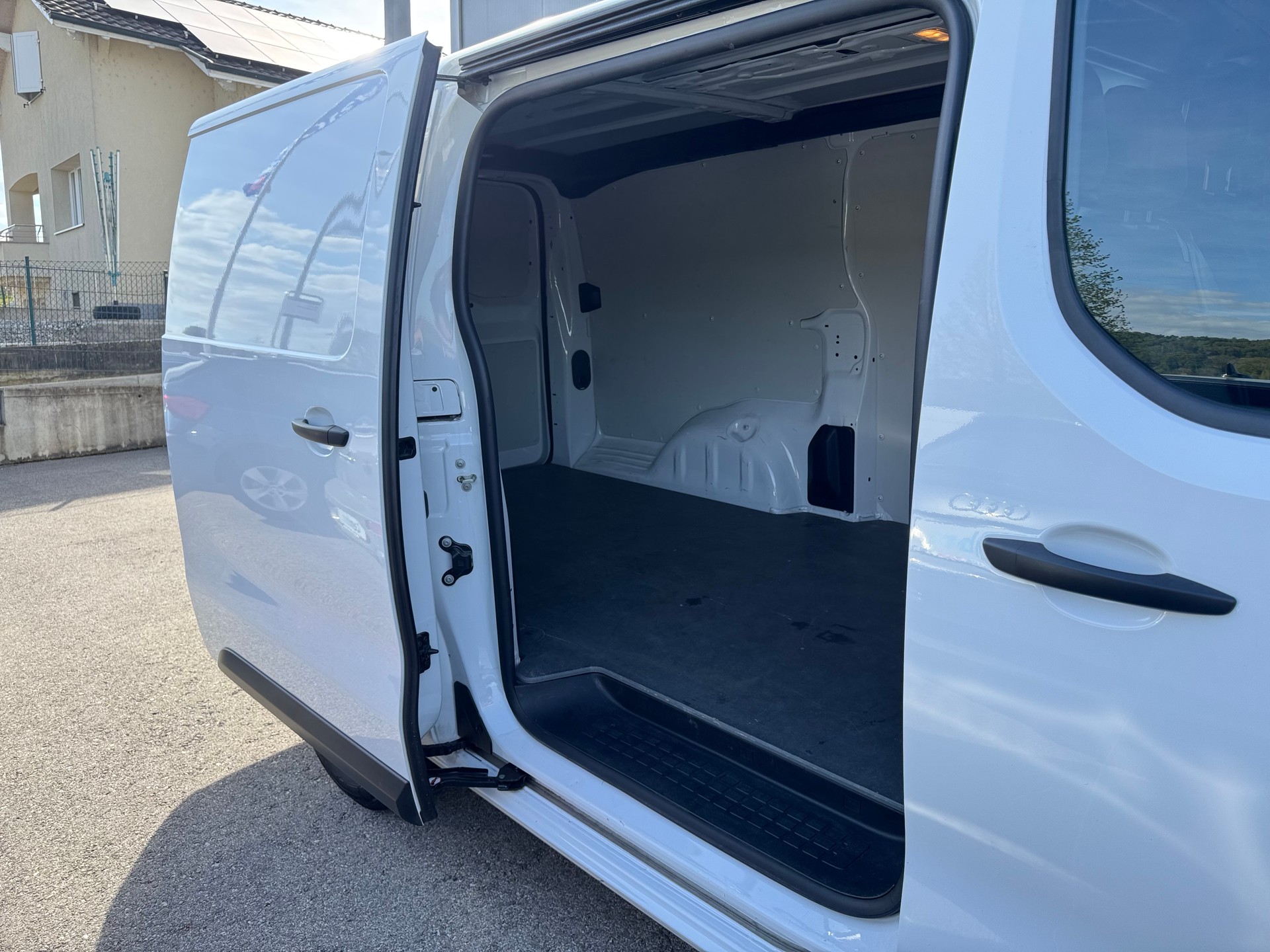 CITROEN Jumpy 2.0 BlueHDi 145 XL EAT8-image-5