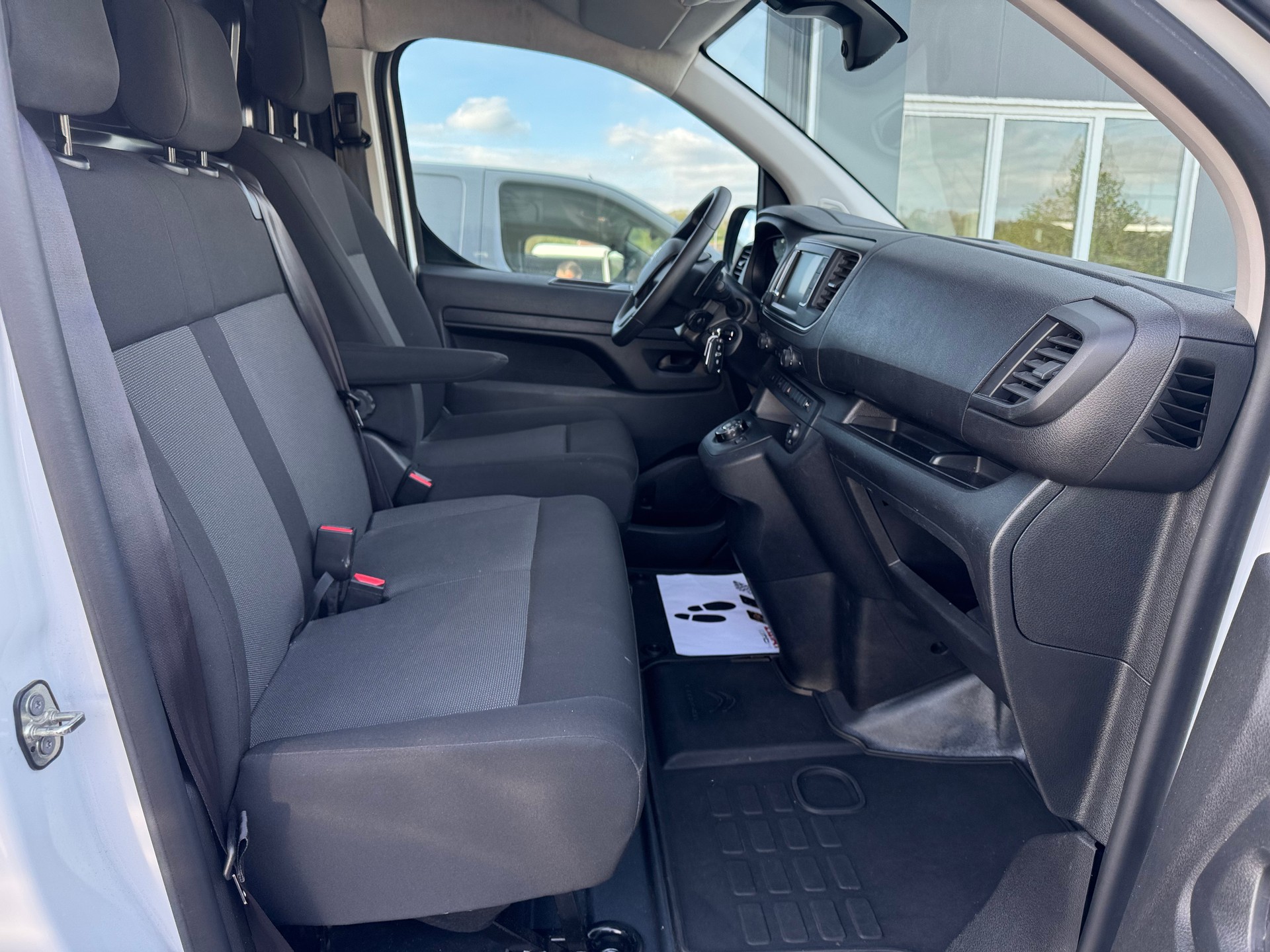 CITROEN Jumpy 2.0 BlueHDi 145 XL EAT8-image-4