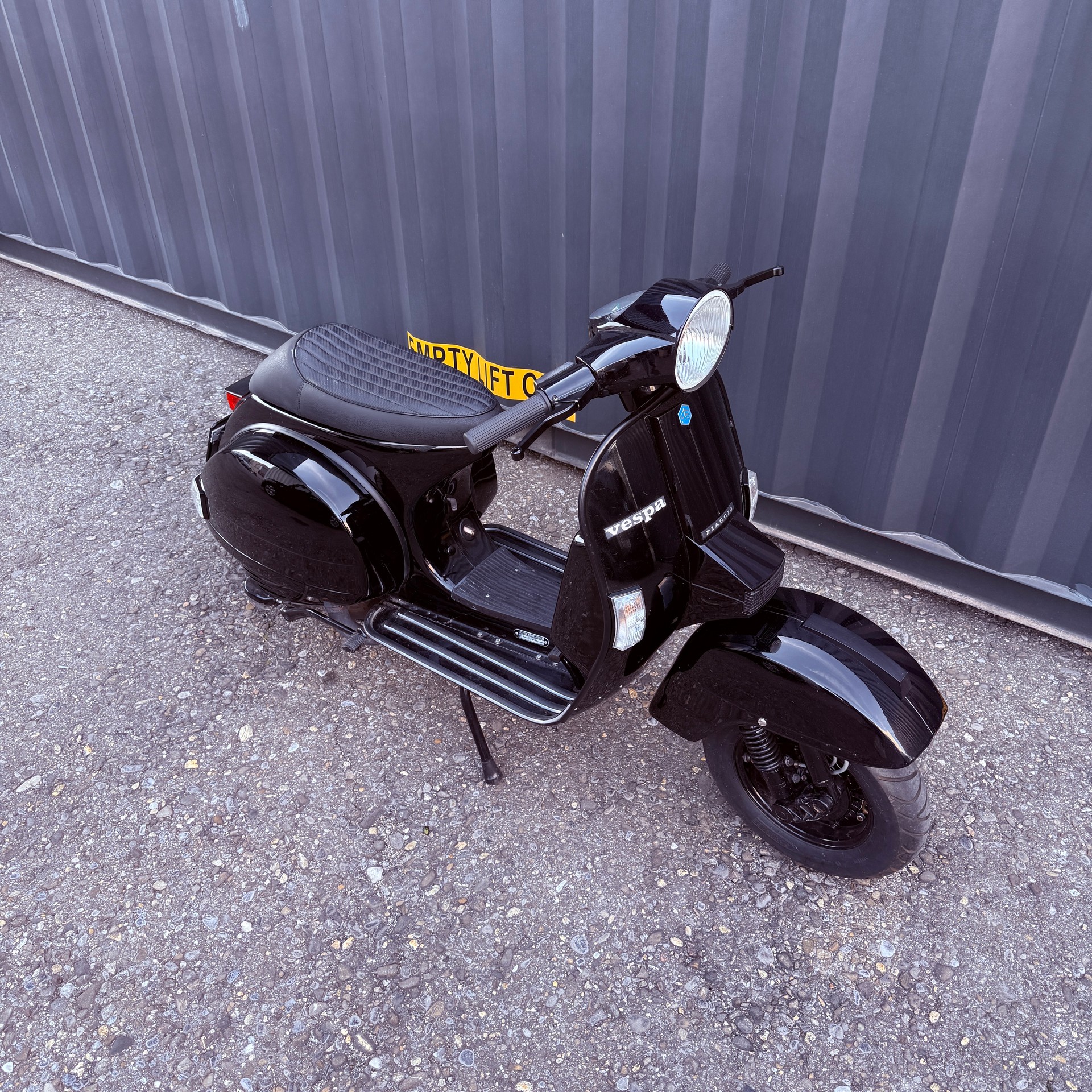 PIAGGIO Vespa PX 200 E-showroom-element-3