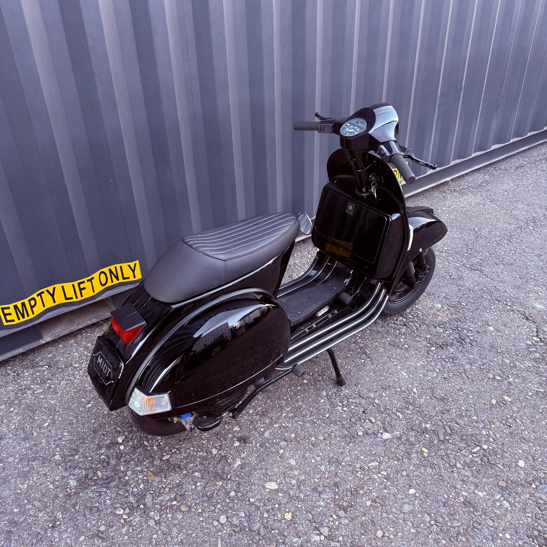 PIAGGIO Vespa PX 200 E-image-11