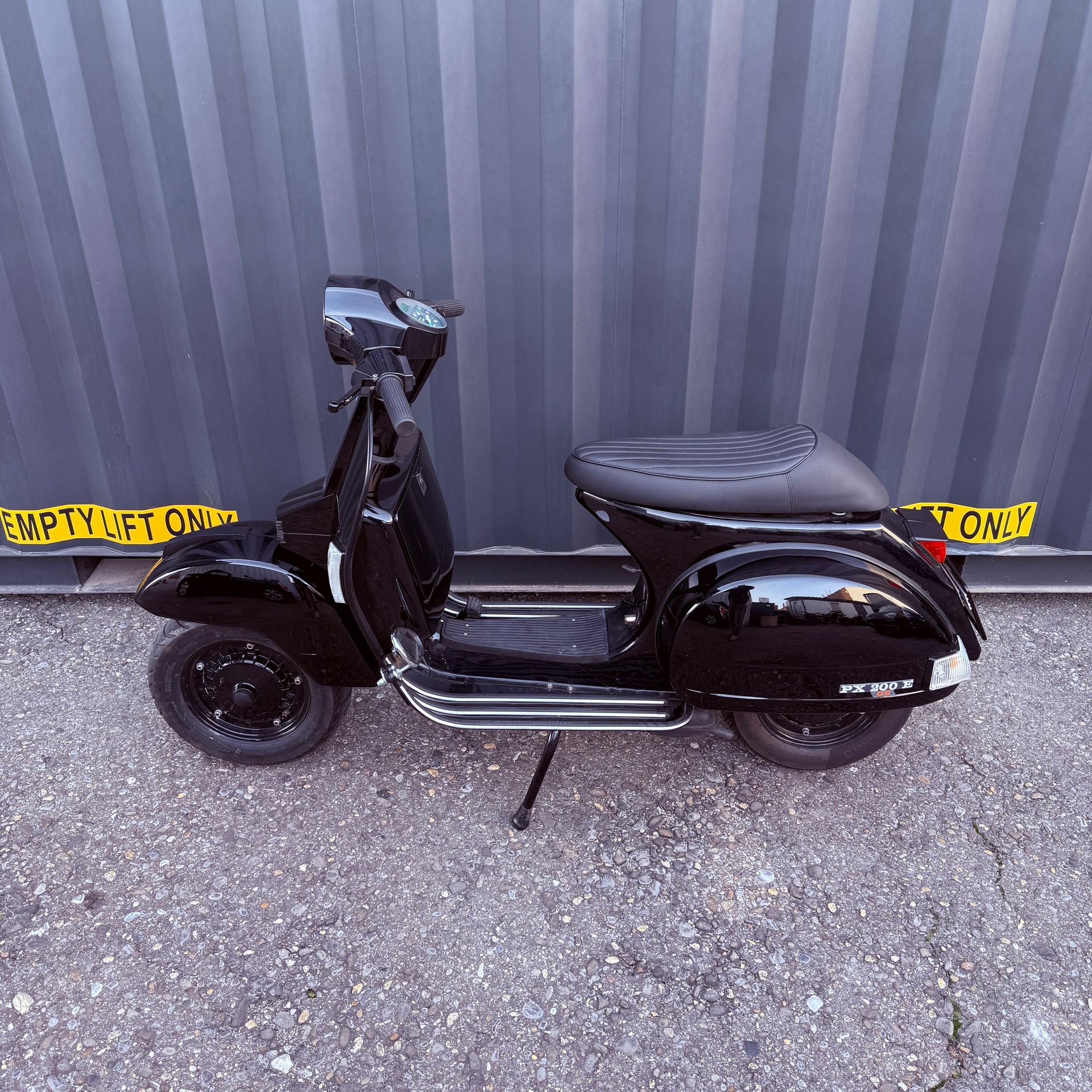 PIAGGIO Vespa PX 200 E-image-4
