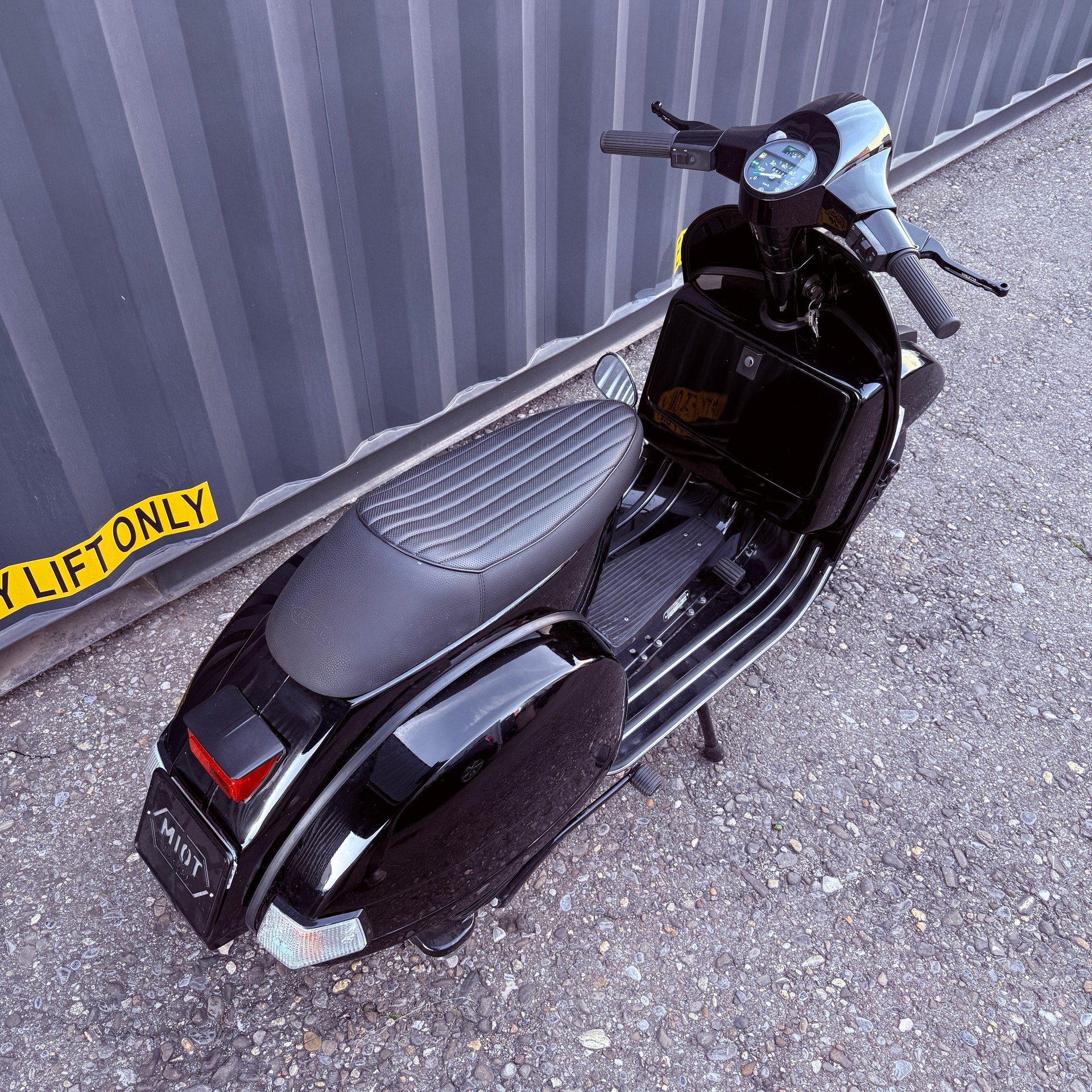 PIAGGIO Vespa PX 200 E-image-13