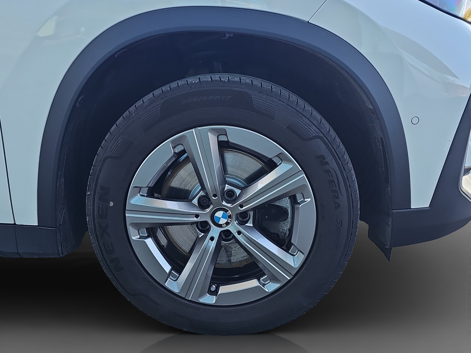 BMW X1 xDrive 23i 48V-image-8