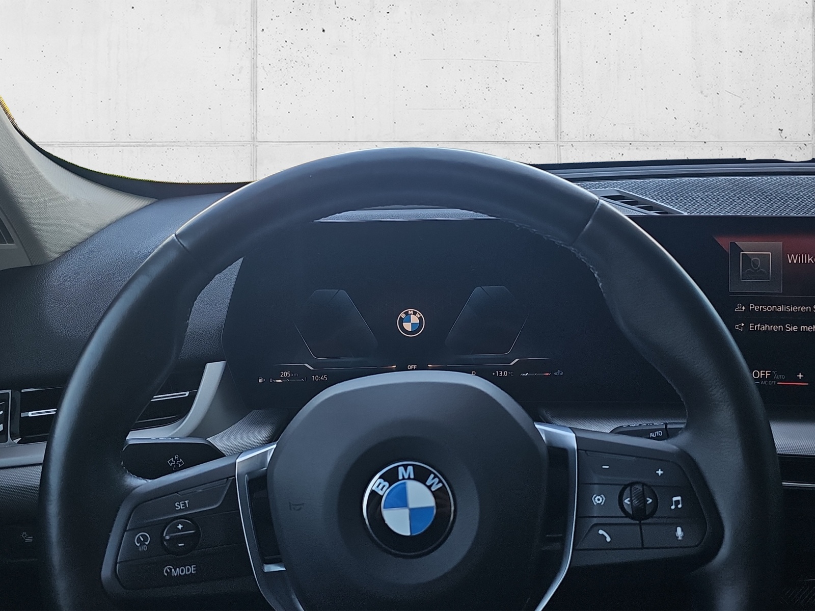 BMW X1 xDrive 23i 48V-image-12