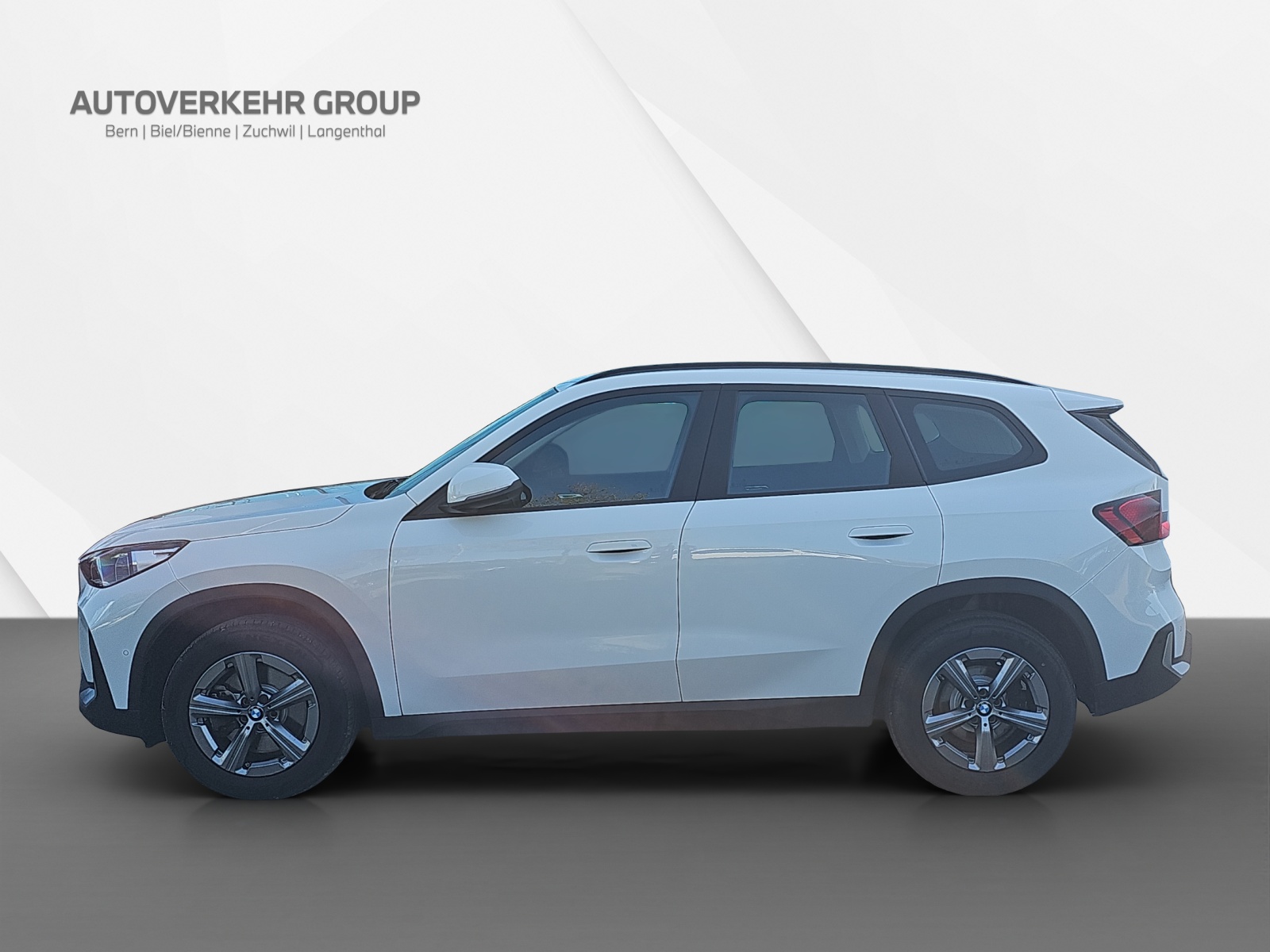 BMW X1 xDrive 23i 48V-showroom-element-2