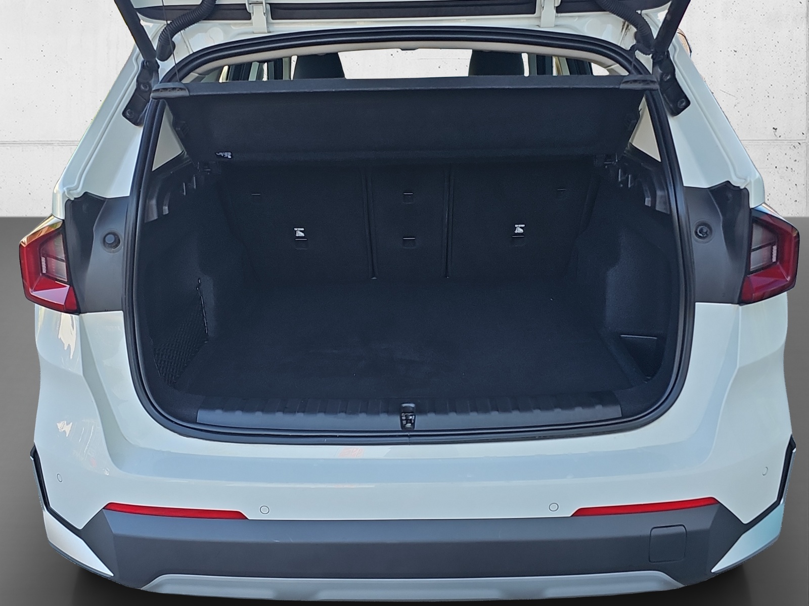 BMW X1 xDrive 23i 48V-image-15
