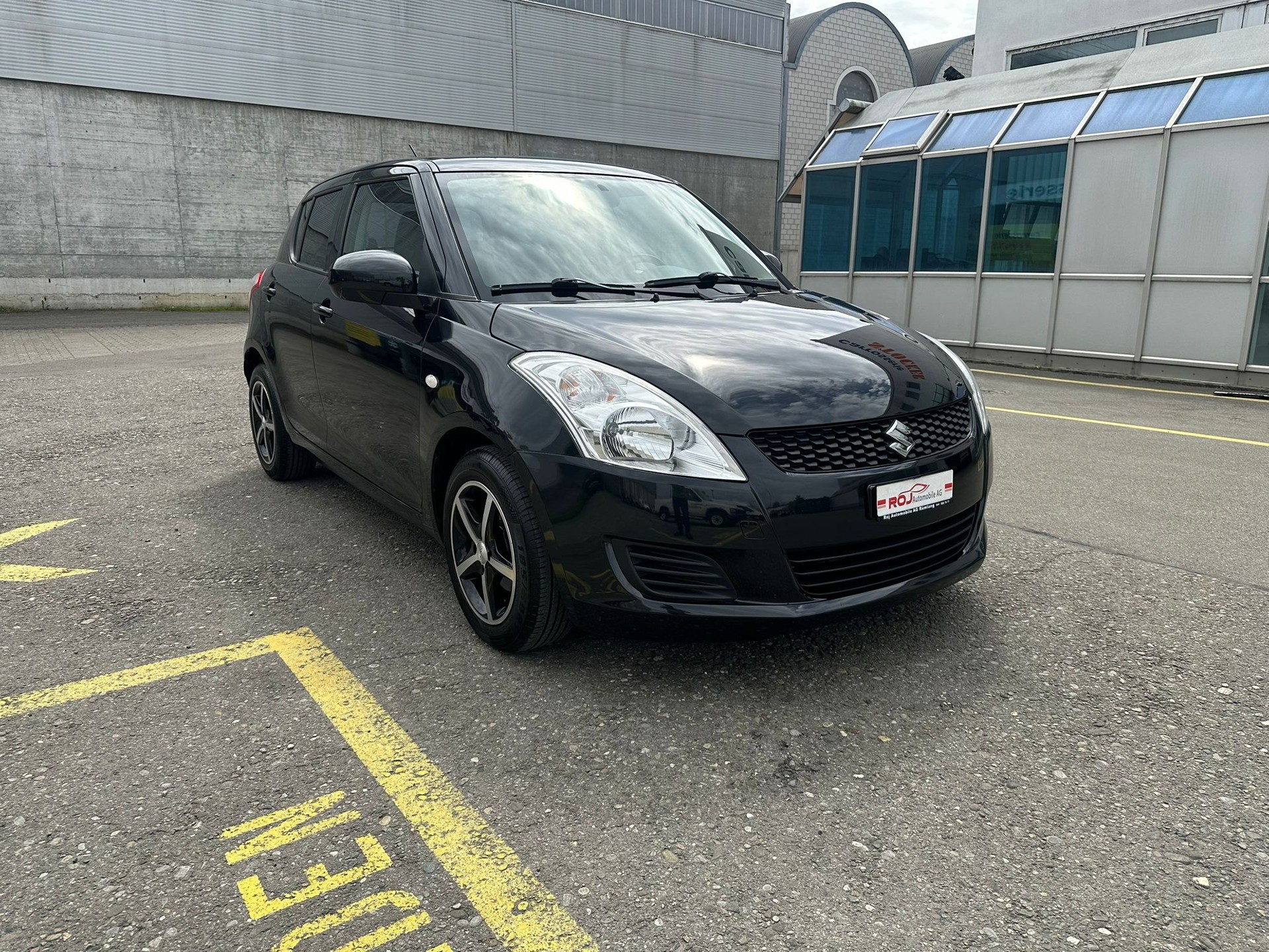 SUZUKI Swift 1.2i 16V GL-showroom-element-3