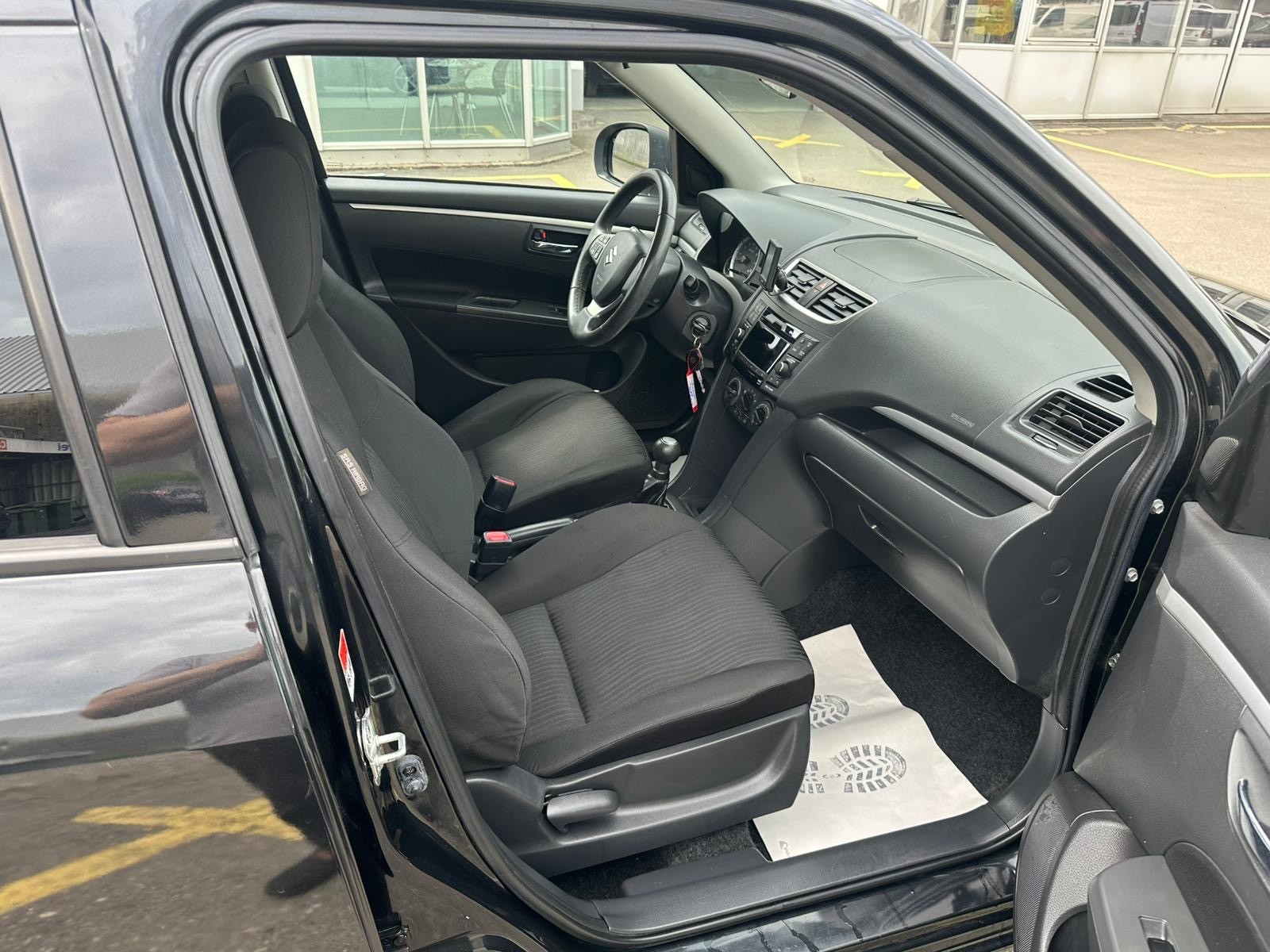 SUZUKI Swift 1.2i 16V GL-image-15