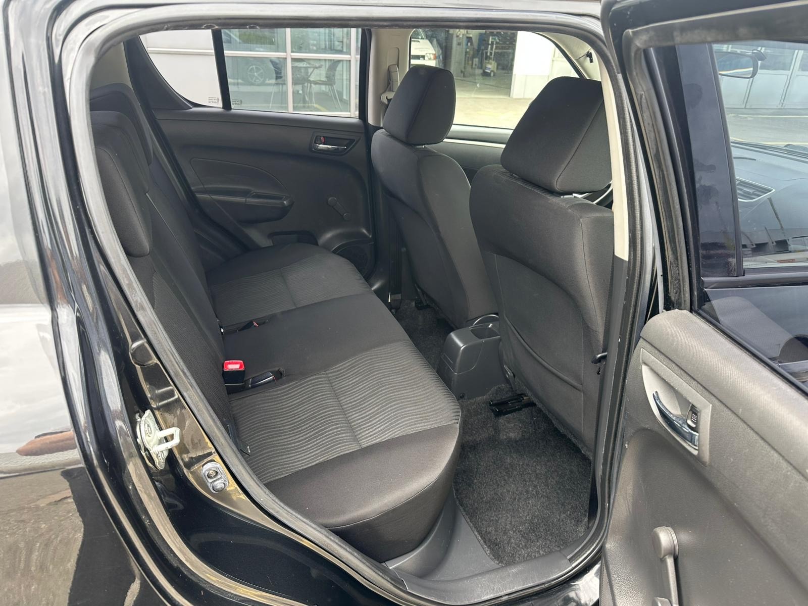SUZUKI Swift 1.2i 16V GL-image-13