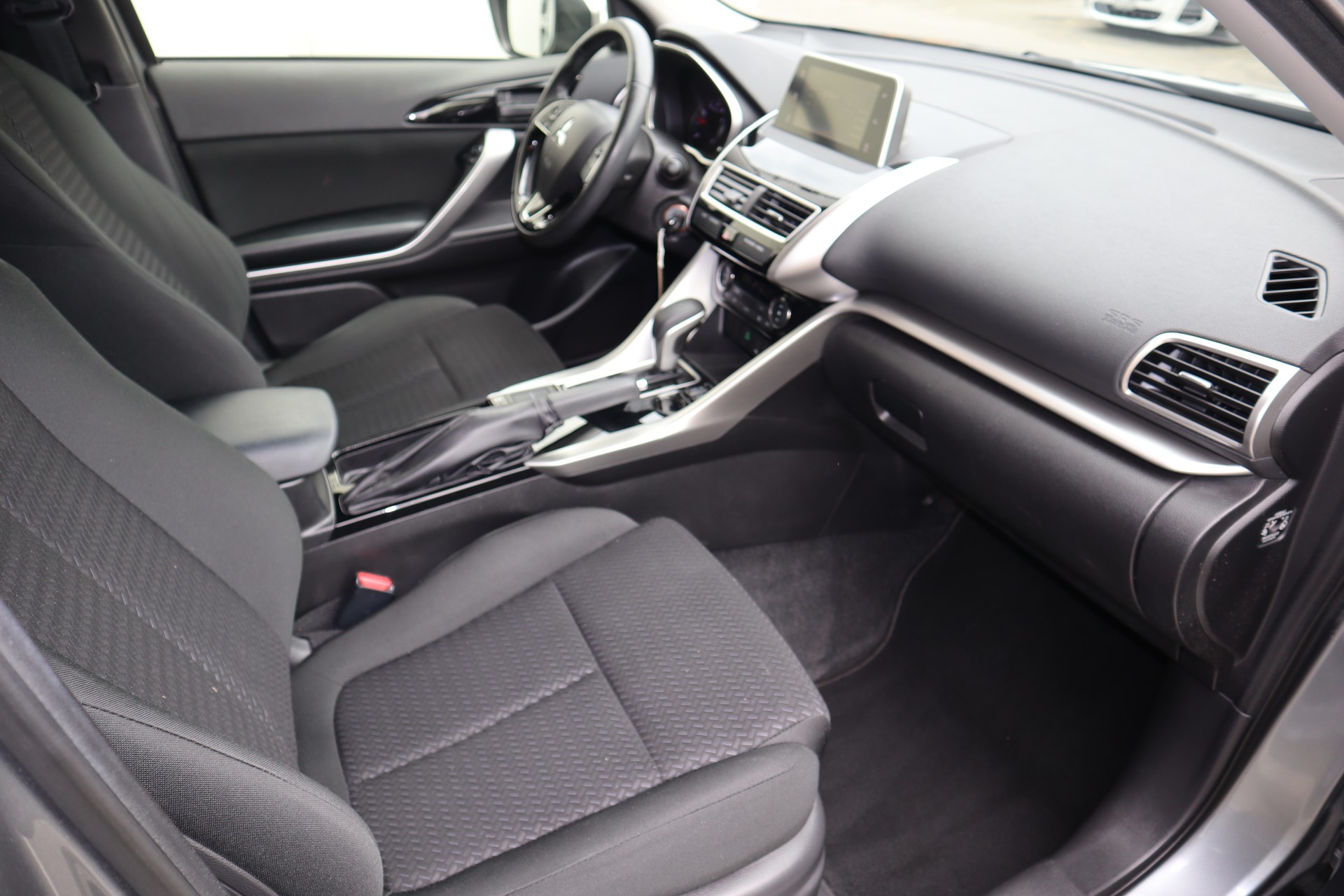 MITSUBISHI Eclipse Cross 1.5T Val2WD-image-4