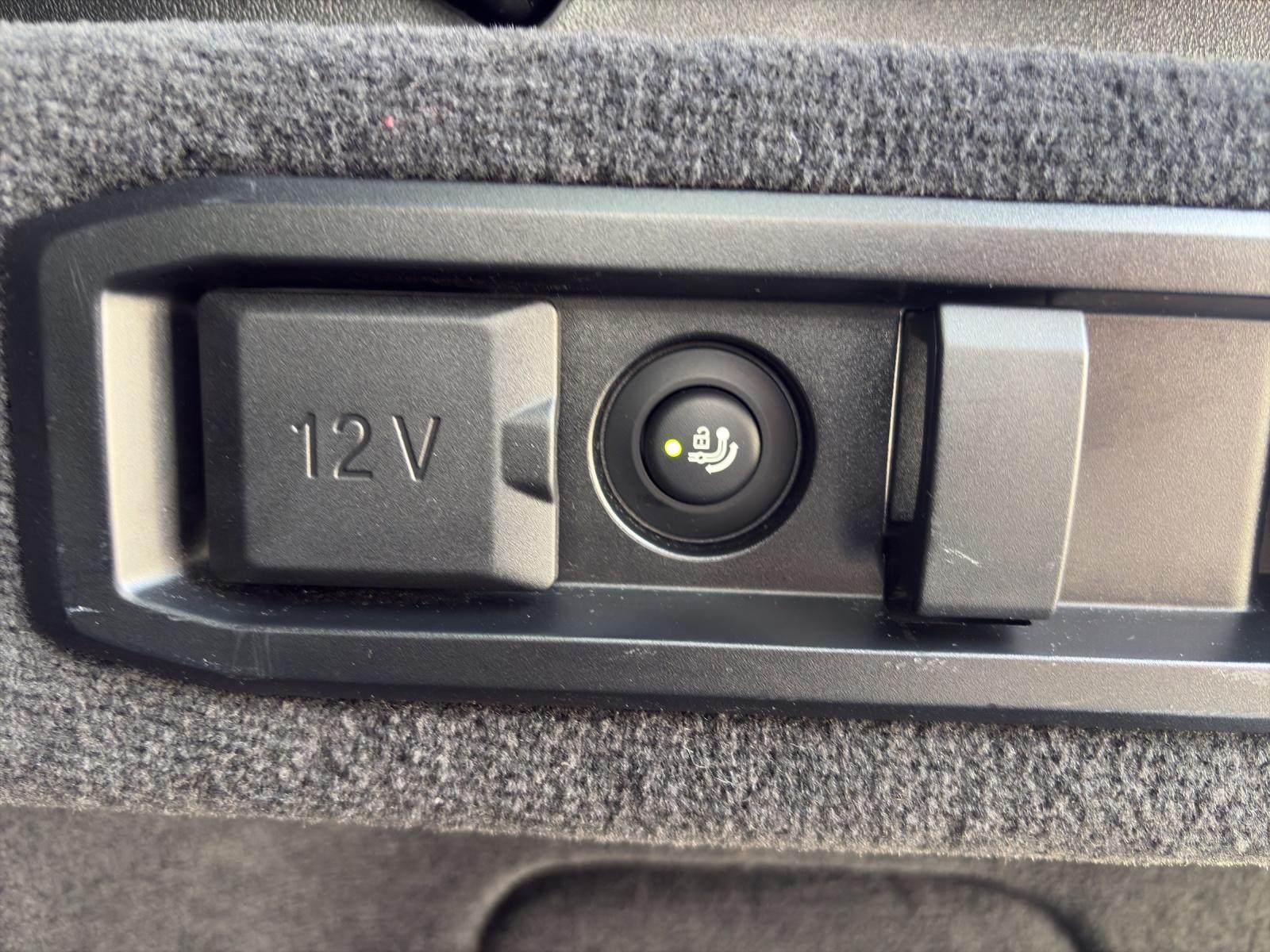 BMW 520d xDrive Touring-image-18
