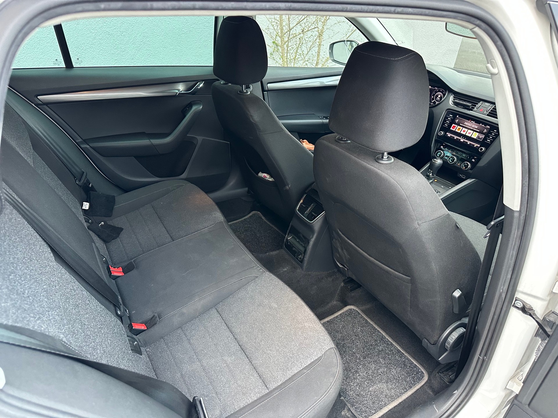SKODA Octavia Combi 2.0 TSI Style 4x4 DSG-image-8