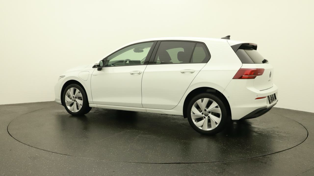 VW Golf VIII 1.5 TSI PHEV Limited-image-2