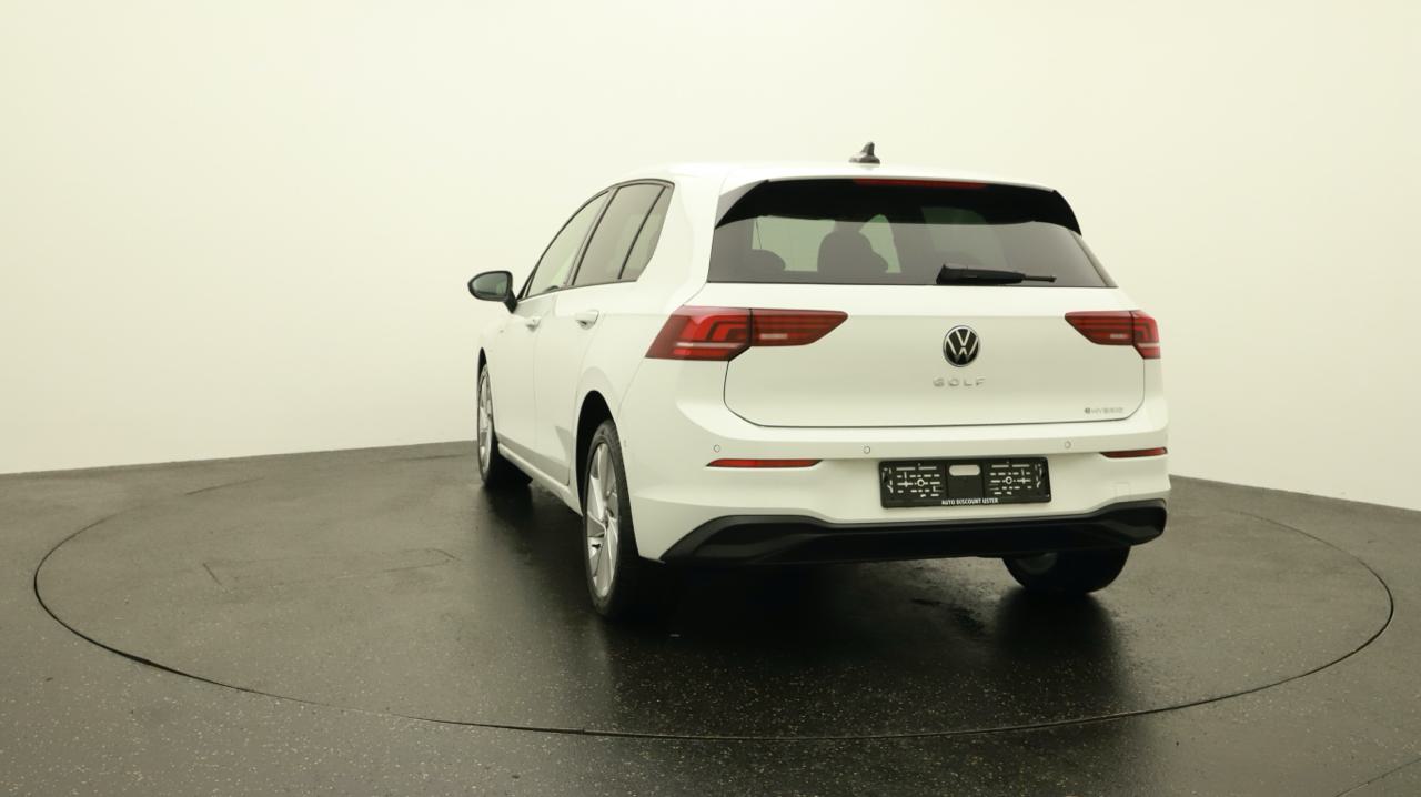 VW Golf VIII 1.5 TSI PHEV Limited-image-3