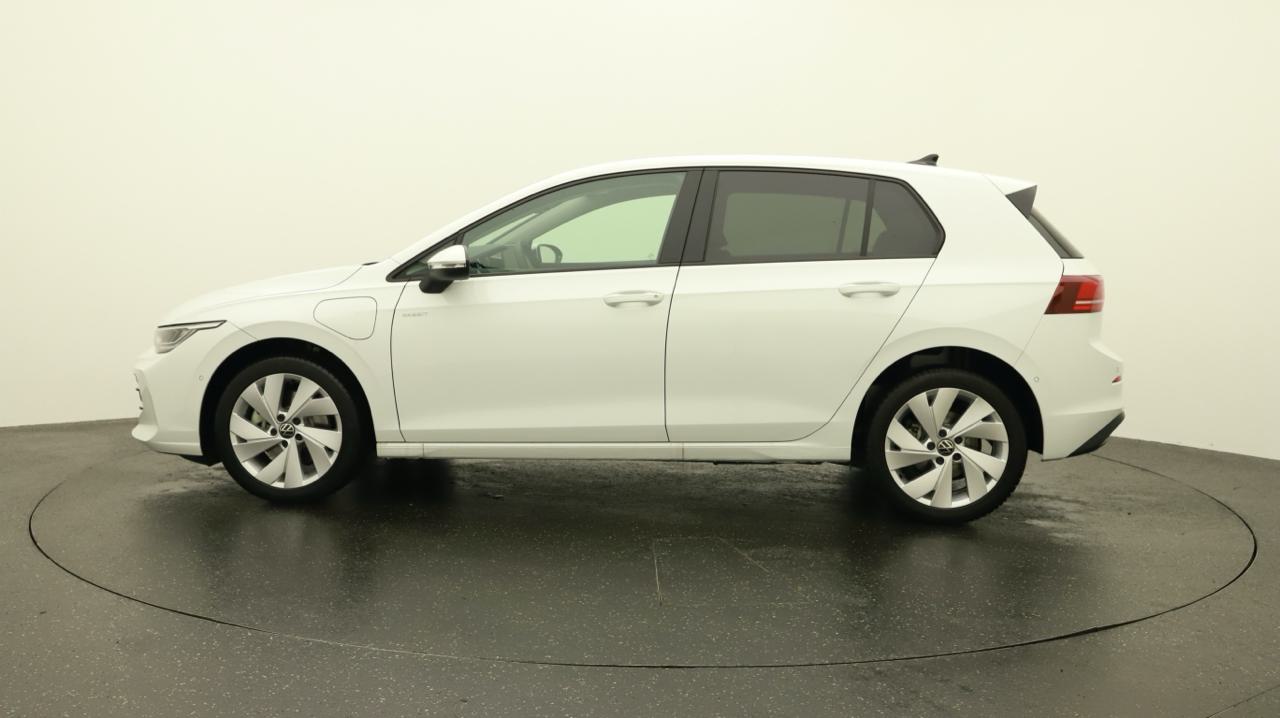 VW Golf VIII 1.5 TSI PHEV Limited-image-1