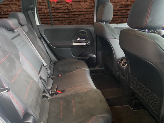 MERCEDES-BENZ GLB 220 4Matic 8G-Tronic-image-13