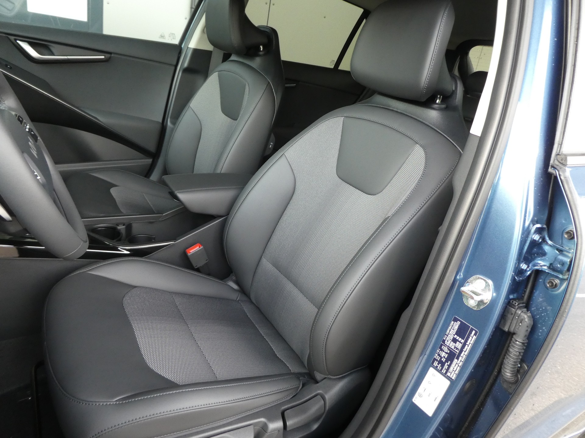 KIA Niro 1.6GDi Plug-in Hybrid Power Edition DCT-image-9