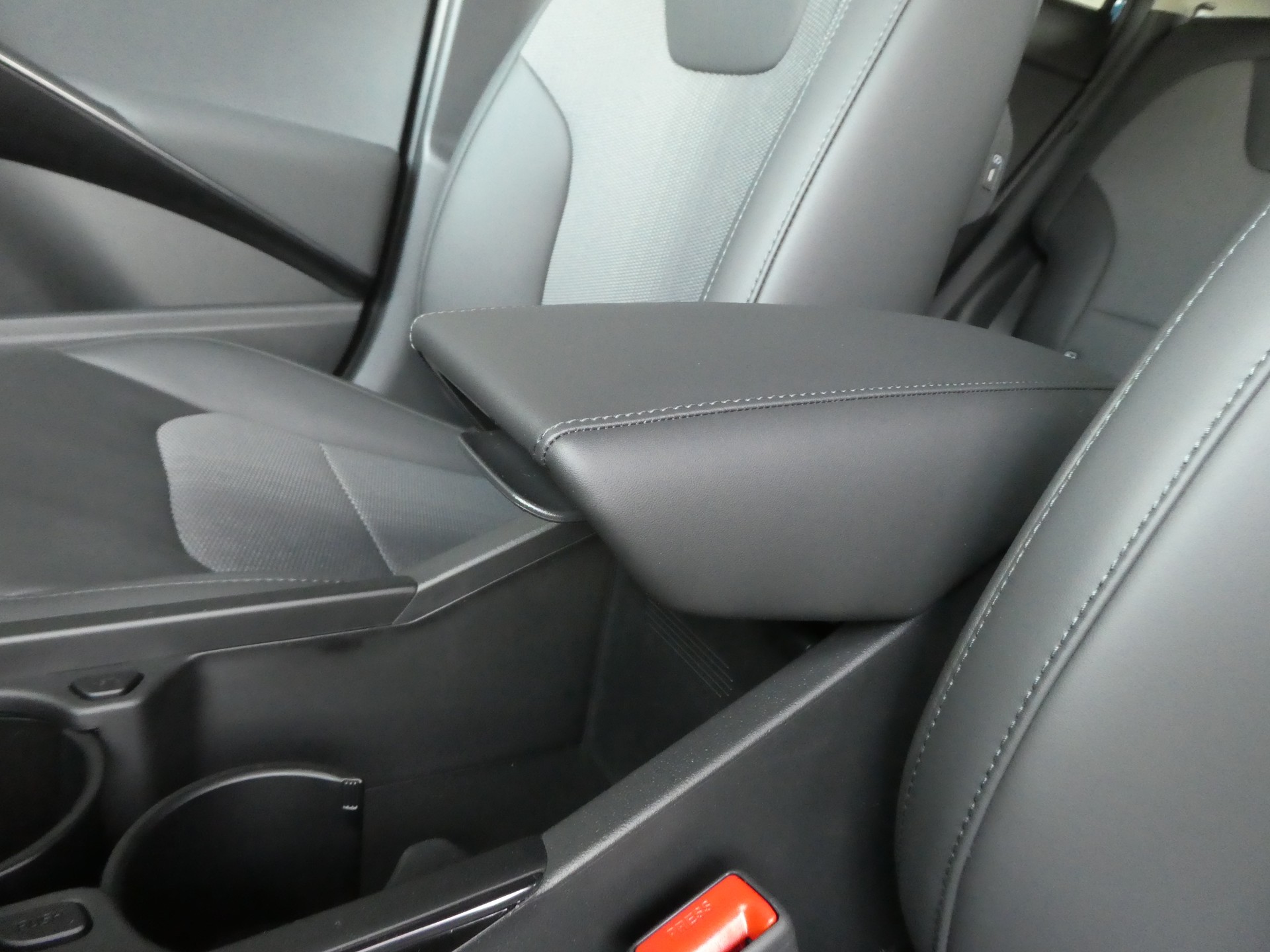 KIA Niro 1.6GDi Plug-in Hybrid Power Edition DCT-image-12