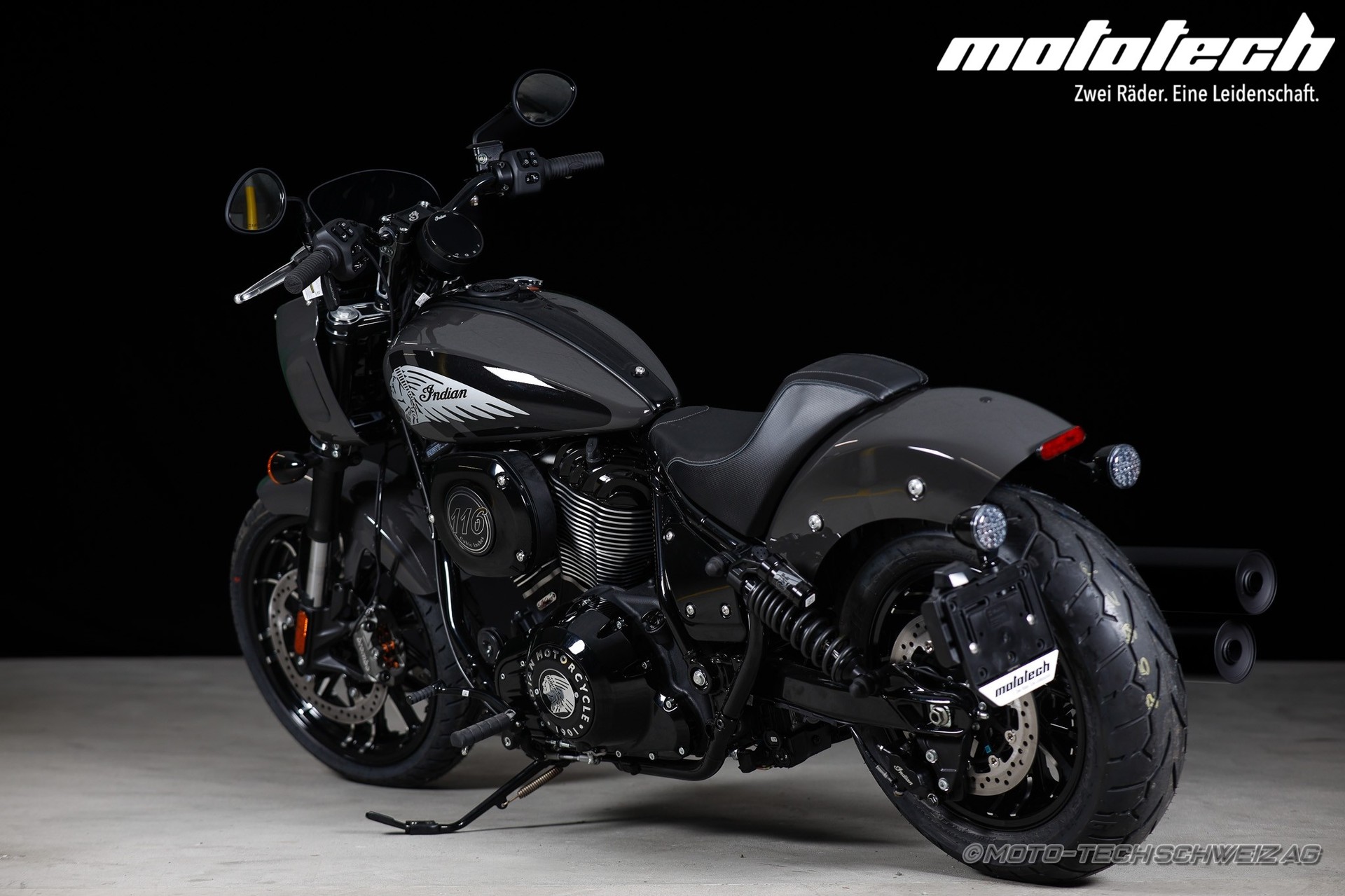 INDIAN Sport Chief-showroom-element-2