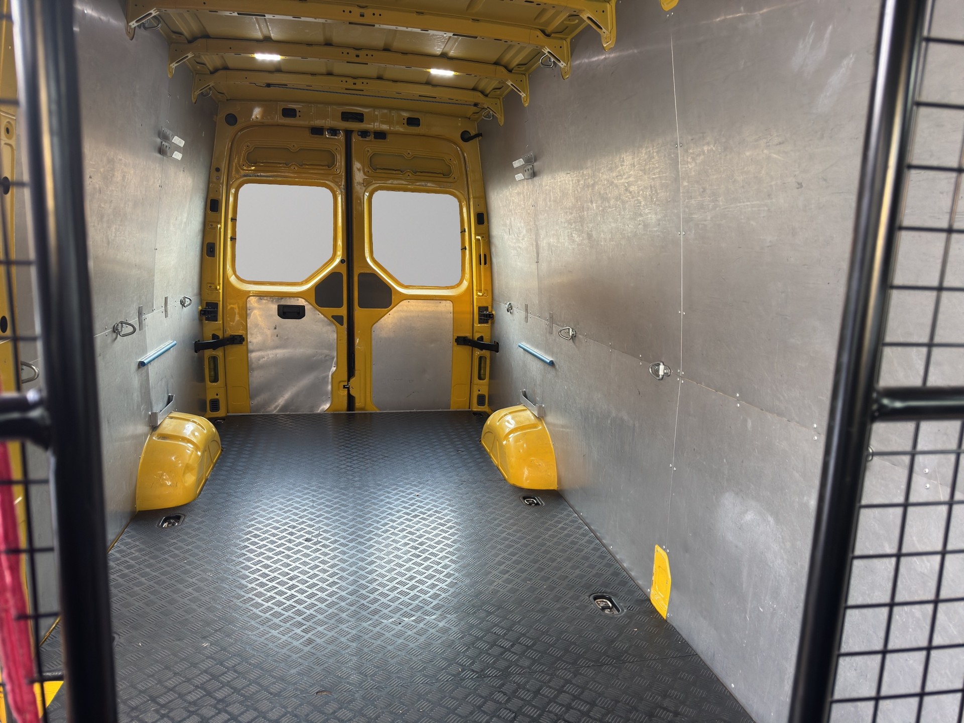 VW Crafter 35 2.0 TDI Entry L4 4Motion-image-10