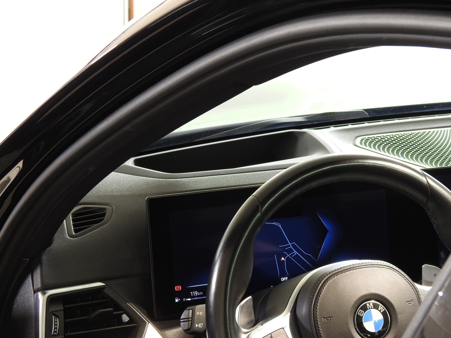 BMW 330i xDrive Steptronic M Sport-image-9
