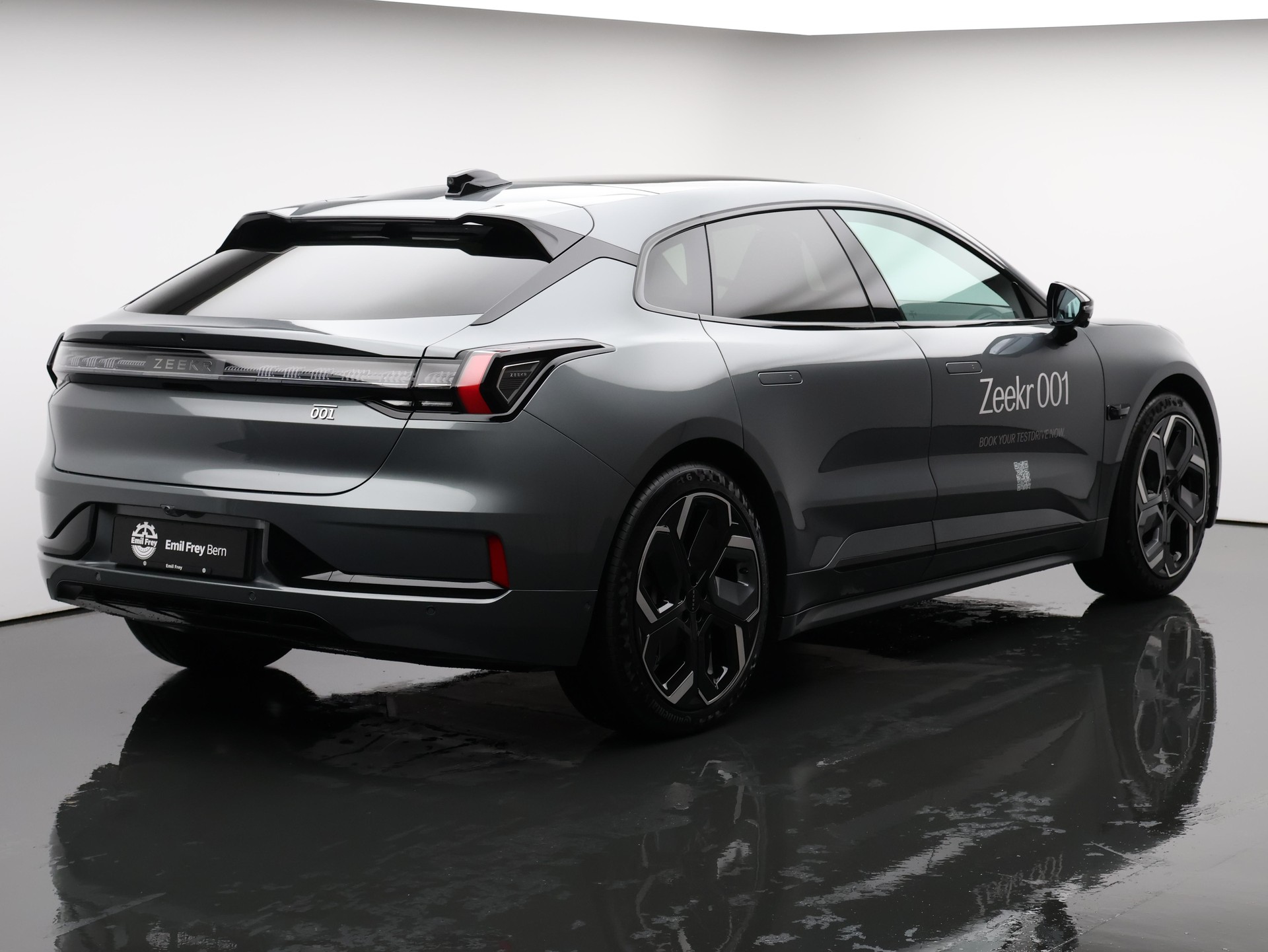 ZEEKR 001 Performance AWD ab 1.29% Leasing-showroom-element-2