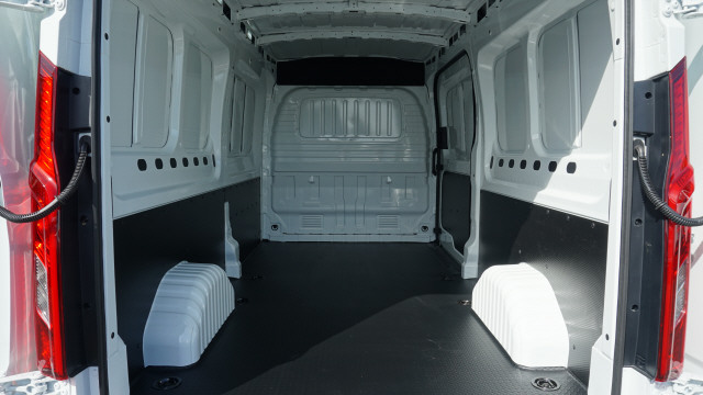 MAXUS Deliver 9 2.0D L3H2 FWD L-image-7