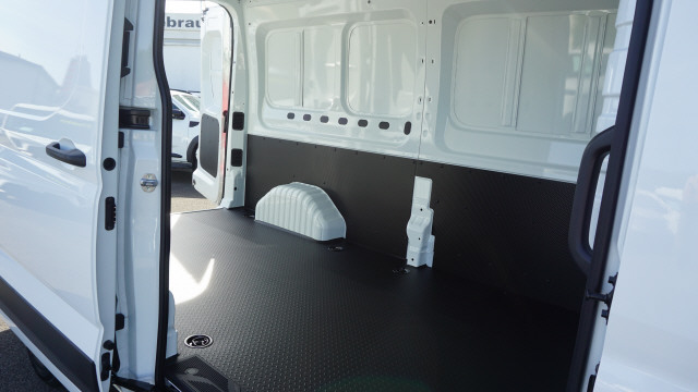 MAXUS Deliver 9 2.0D L3H2 FWD L-image-8