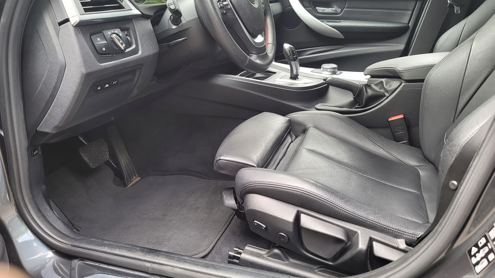 BMW 320d xDrive Touring Sport Line Edition F31-image-8
