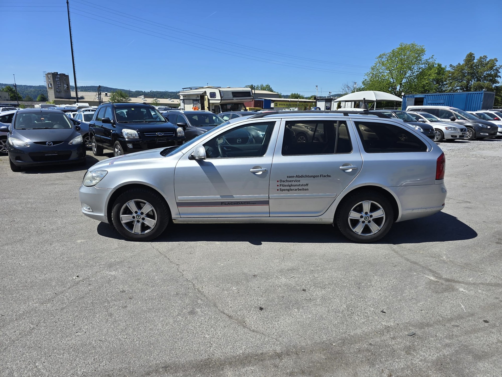 SKODA Octavia Combi 2.0 TDI Family DSG-image-6