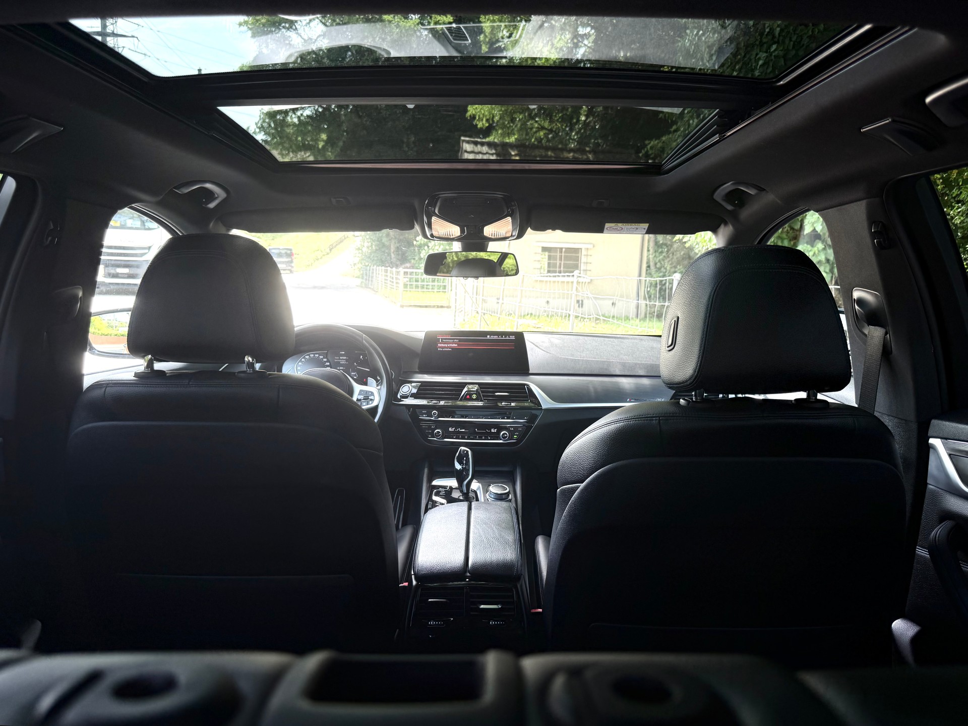 BMW 530d xDrive 48V Touring M Sport Steptronic-image-5