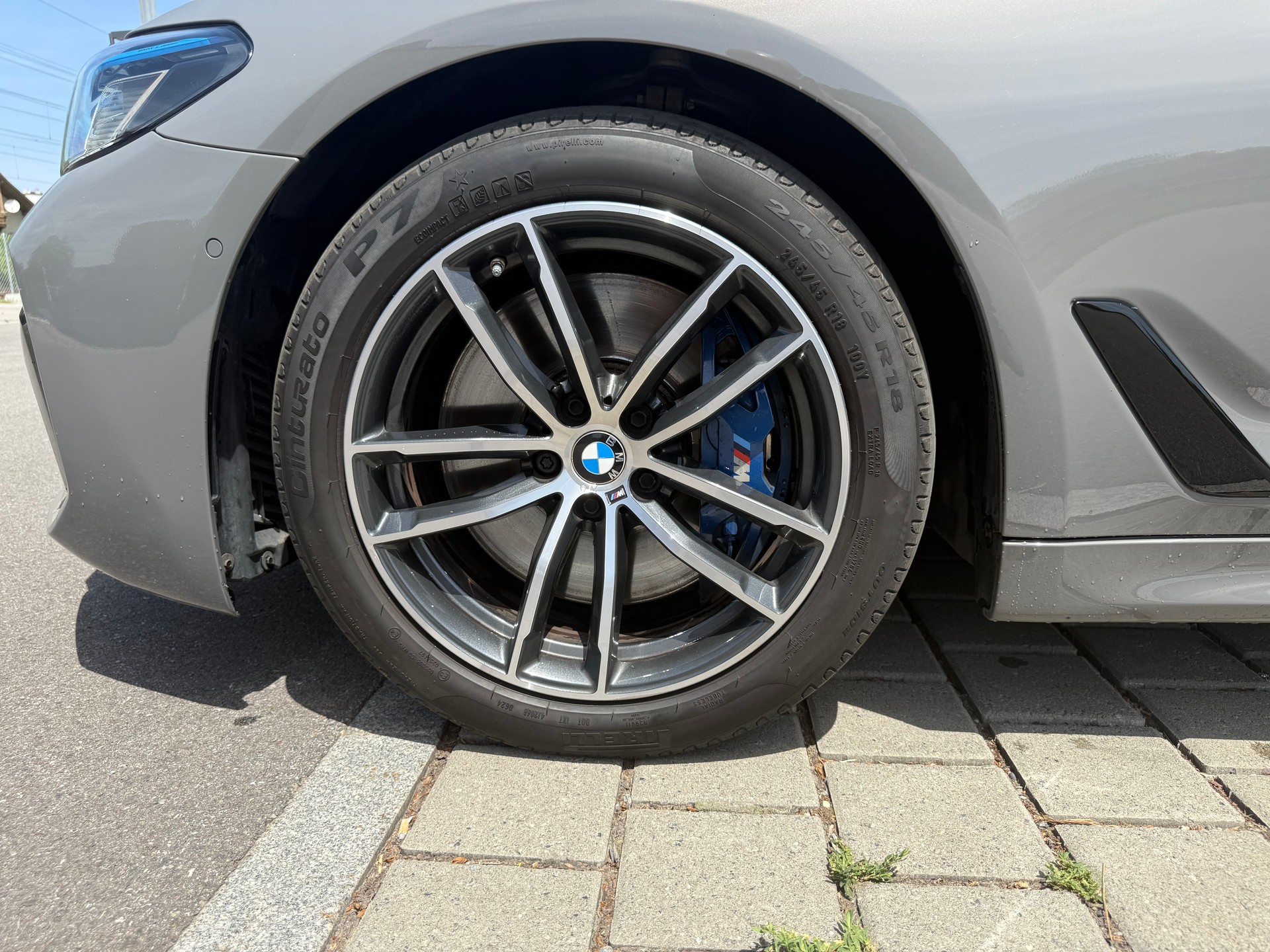 BMW 530d xDrive 48V Touring M Sport Steptronic-image-13