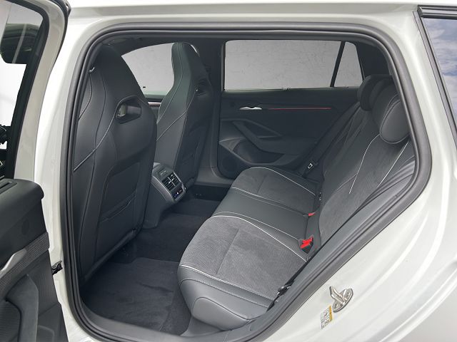 SKODA Superb Combi 2.0 TSI Sportline 4x4 DSG-image-6
