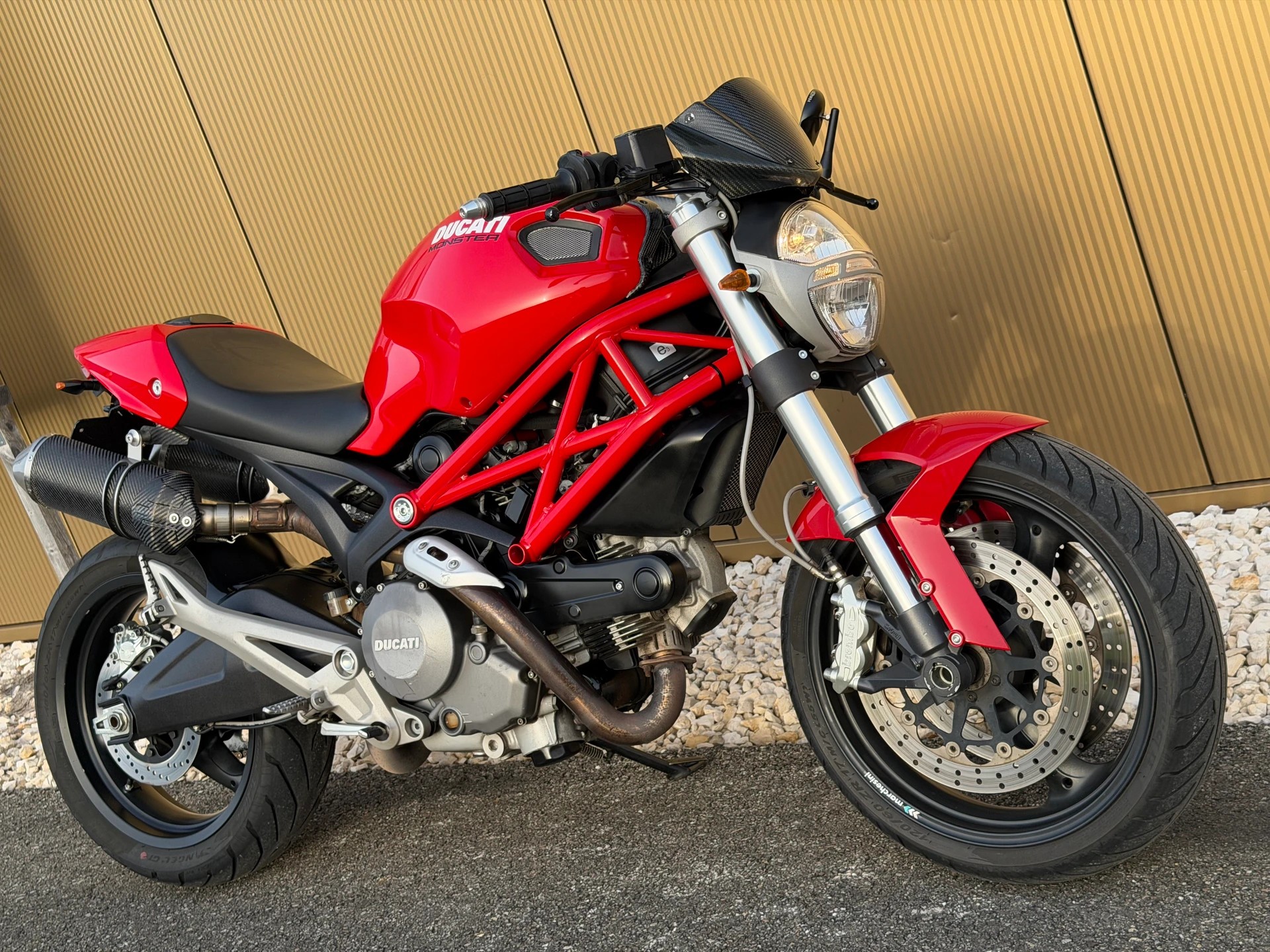 DUCATI Monster 696M-image-2