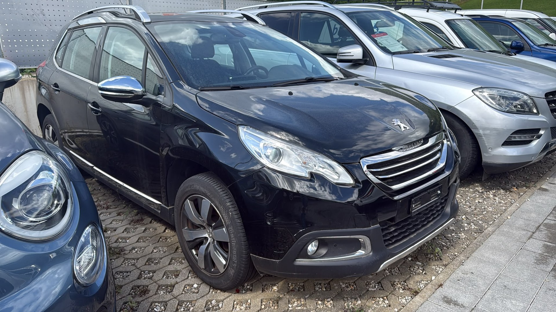 PEUGEOT 2008 1.2 PureTech Allure EAT6-image-0