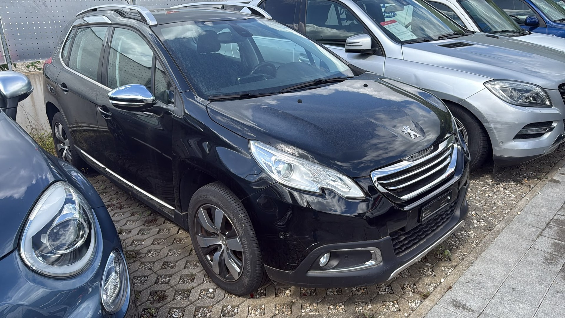 PEUGEOT 2008 1.2 PureTech Allure EAT6-image-1