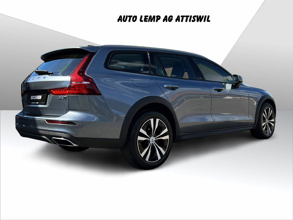 VOLVO V60 Cross Country 2.0 B4 AWD-image-4