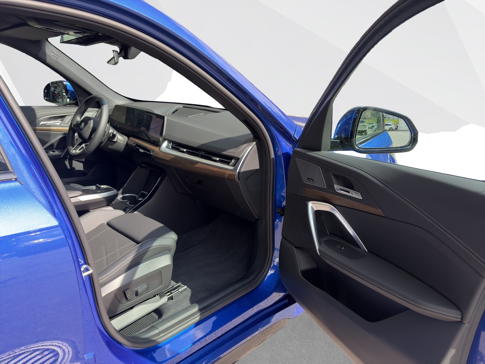 BMW X1 23i xDrive-image-16
