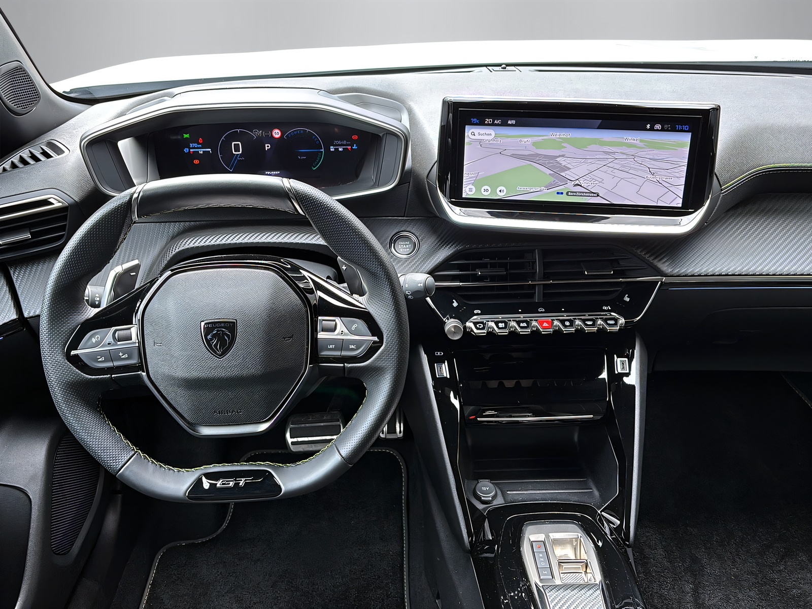 PEUGEOT 2008 1.2 Hybrid 145 GT-image-4