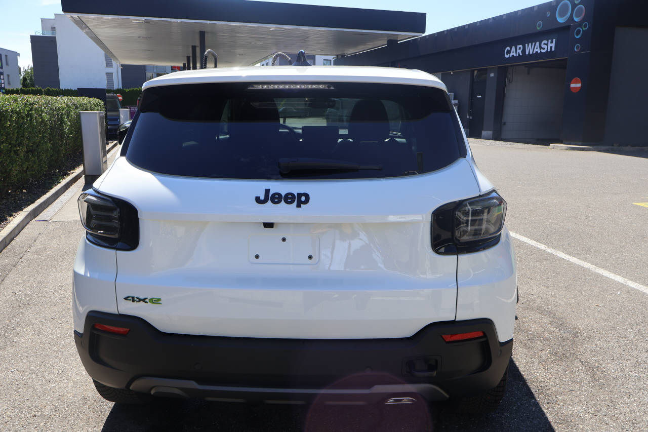 JEEP Avenger 1.2 MHEV The North Face 4xe-image-3