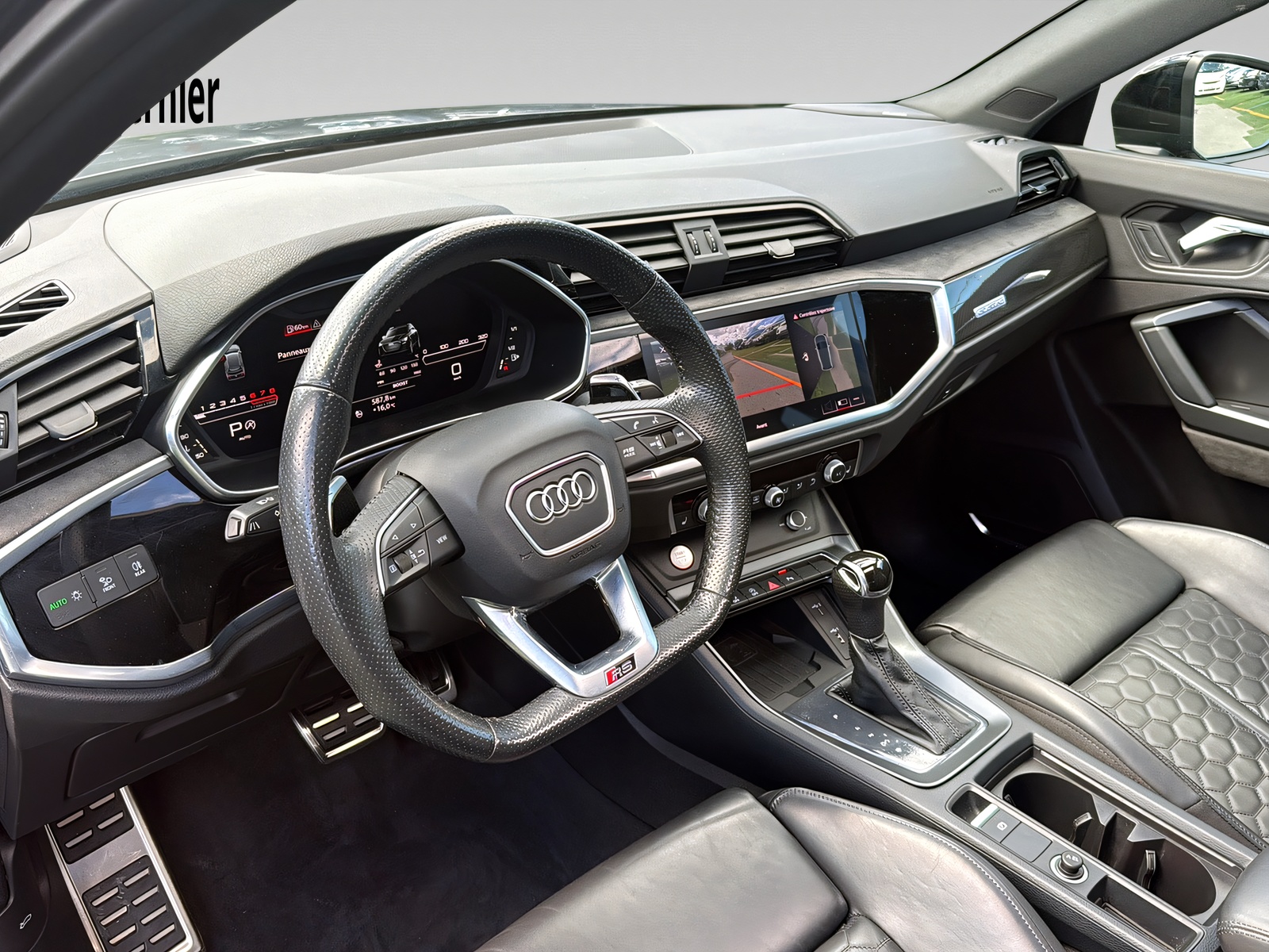 AUDI RS Q3 2.5 TFSI quattro S tronic-image-9