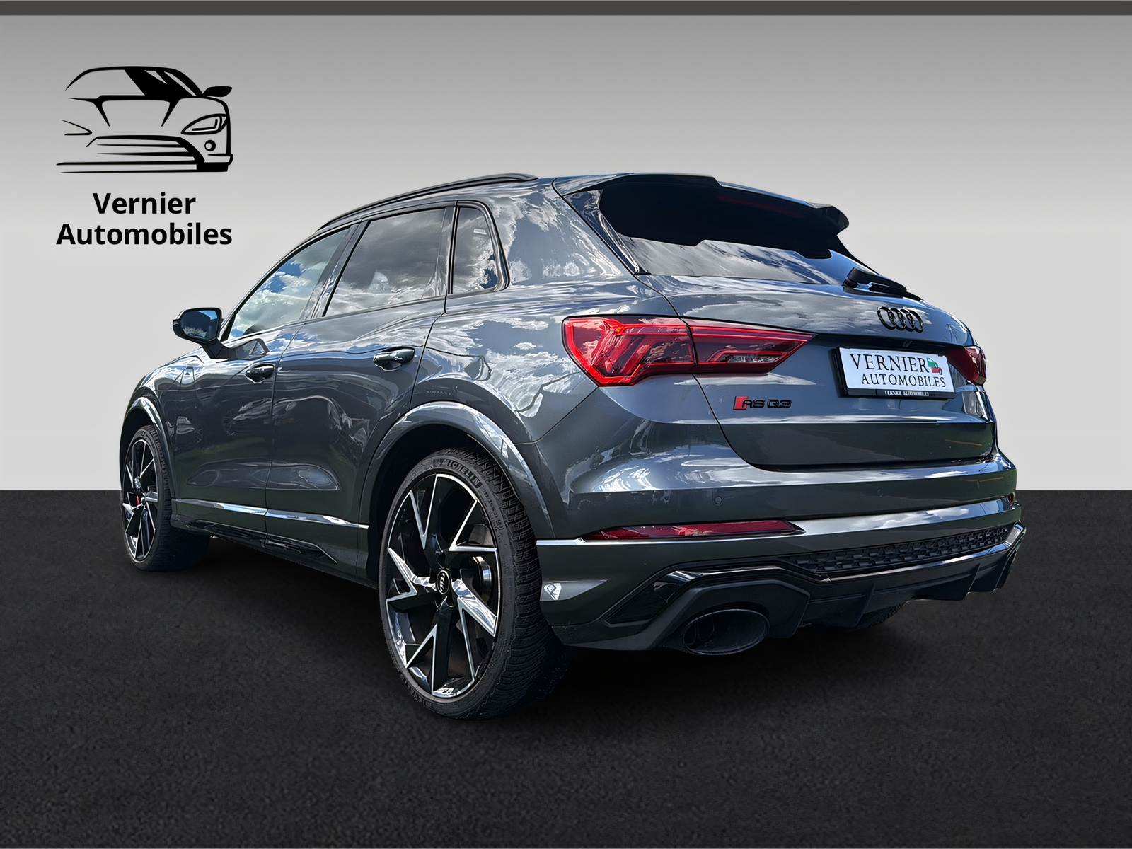 AUDI RS Q3 2.5 TFSI quattro S tronic-image-3