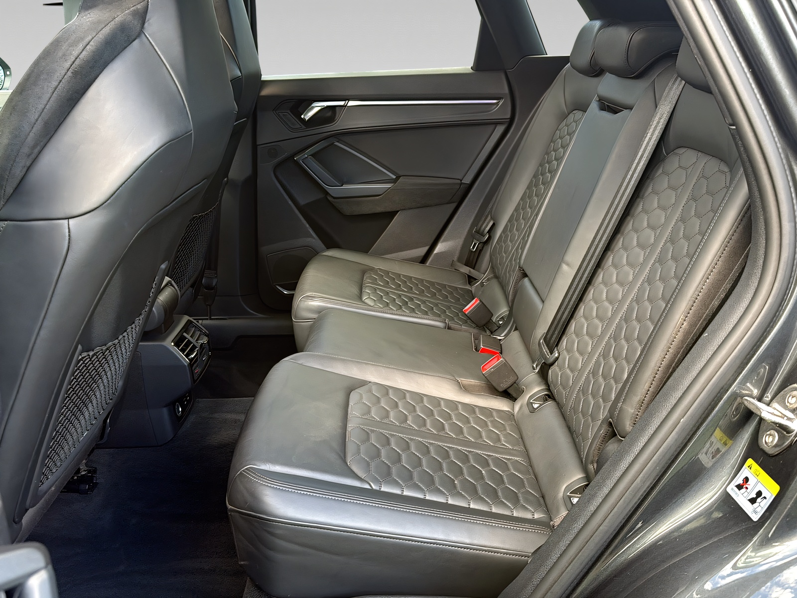 AUDI RS Q3 2.5 TFSI quattro S tronic-image-11
