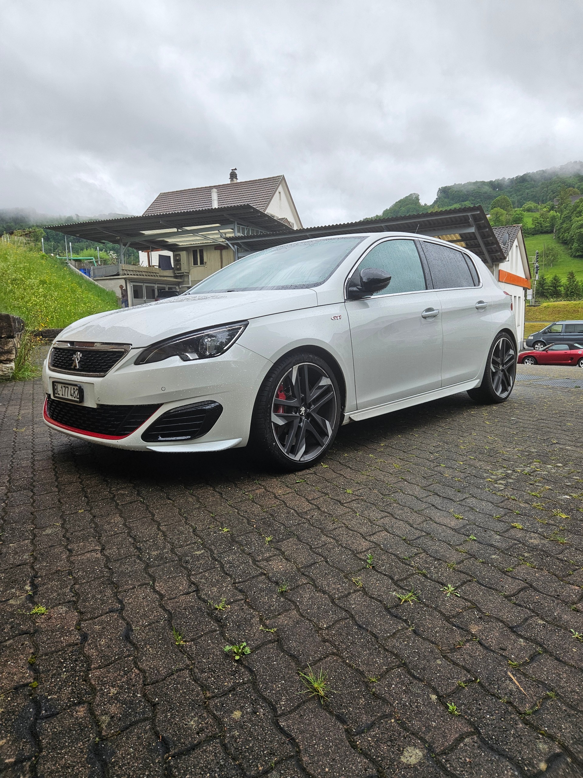 PEUGEOT 1.6 THP GTi-image-2