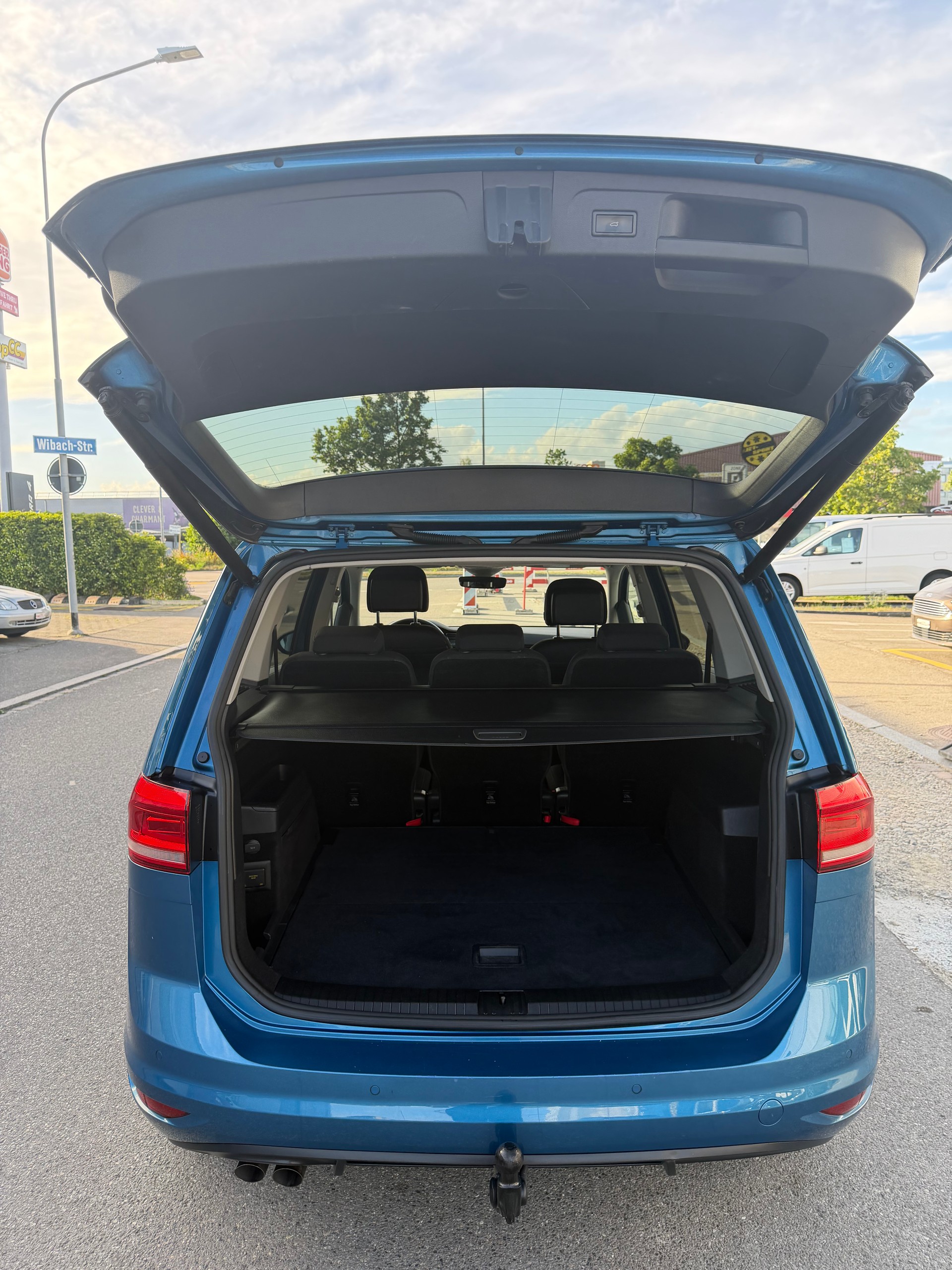 VW Touran 2.0 TDI BlueMotion Technology Comfortline DSG-image-10